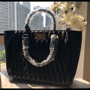 😍New Bebe Diamond Quilted Tote Bag 😍